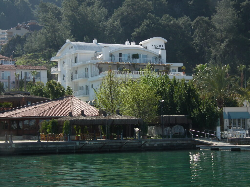 Yacht Classic Boutique Hotel